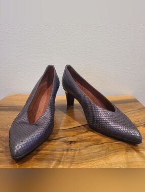 Hispanitas Cerys Pewter Snake Print Pumps